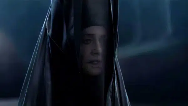 Charlotte Rampling como la Reverenda Madre Mohaim (Fuente: Legendary)