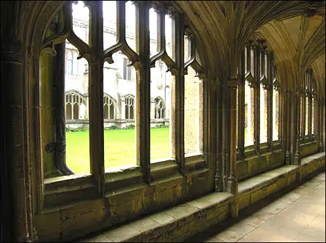 https://tourlondres.com/wp-content/uploads/2018/03/37ae4db50383a4fff9717108aa8d7d4248166882.jpg