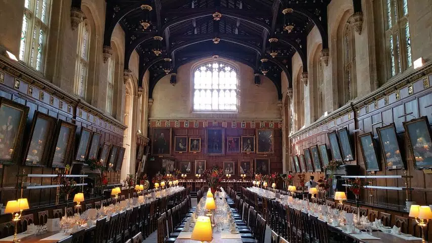 https://tourlondres.com/wp-content/uploads/2018/02/oxford-1155171__480.jpg