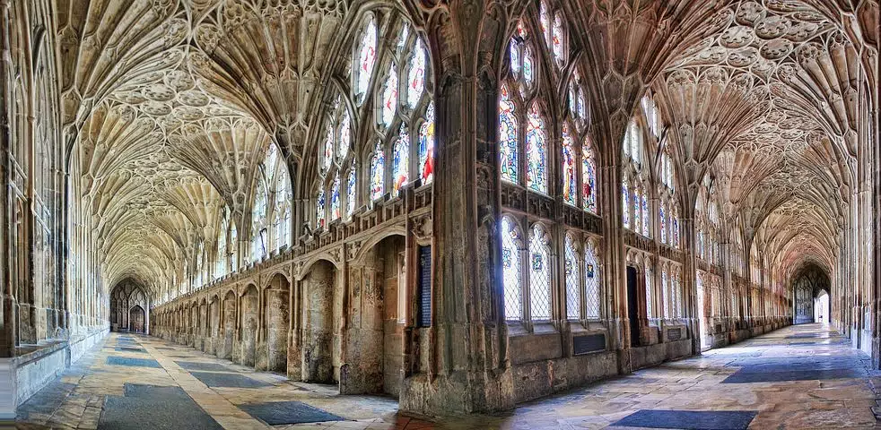 https://tourlondres.com/wp-content/uploads/2018/03/gloucester-2391516__480-1.jpg