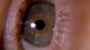 The Lucid Nightmare: REVIEW: Open Your Eyes vs. Vanilla Sky