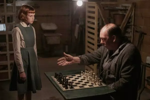 Gambito de Dama: De esta forma se descubrió que el Sr. Shaibel es el padre  de Beth | VADER