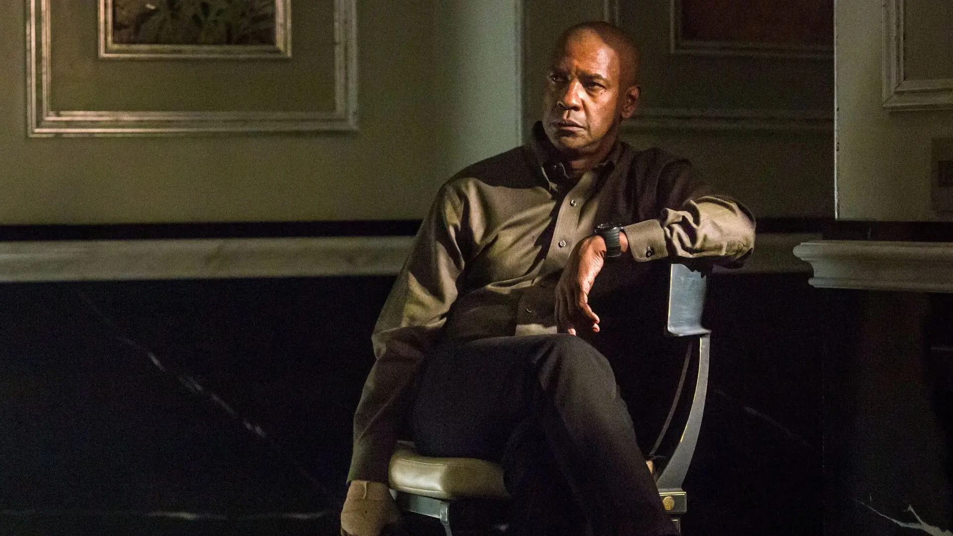 The Equalizer 3, i Carabinieri irrompono tra lo staff del film con Denzel  Washington: tutti i dettagli