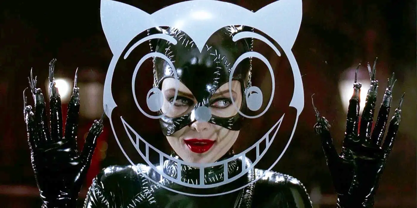Catwoman Is a Seductive Zombie in Batman Returns