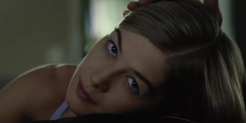 Amy Dunne looking back at Nick at the end of the movie