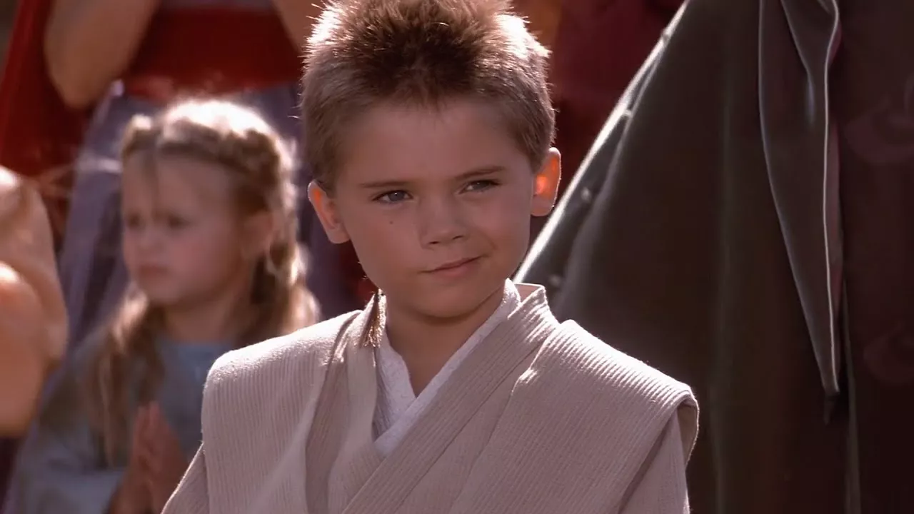Descripción: This is WHY Anakin looks older at the end of The Phantom Menace!