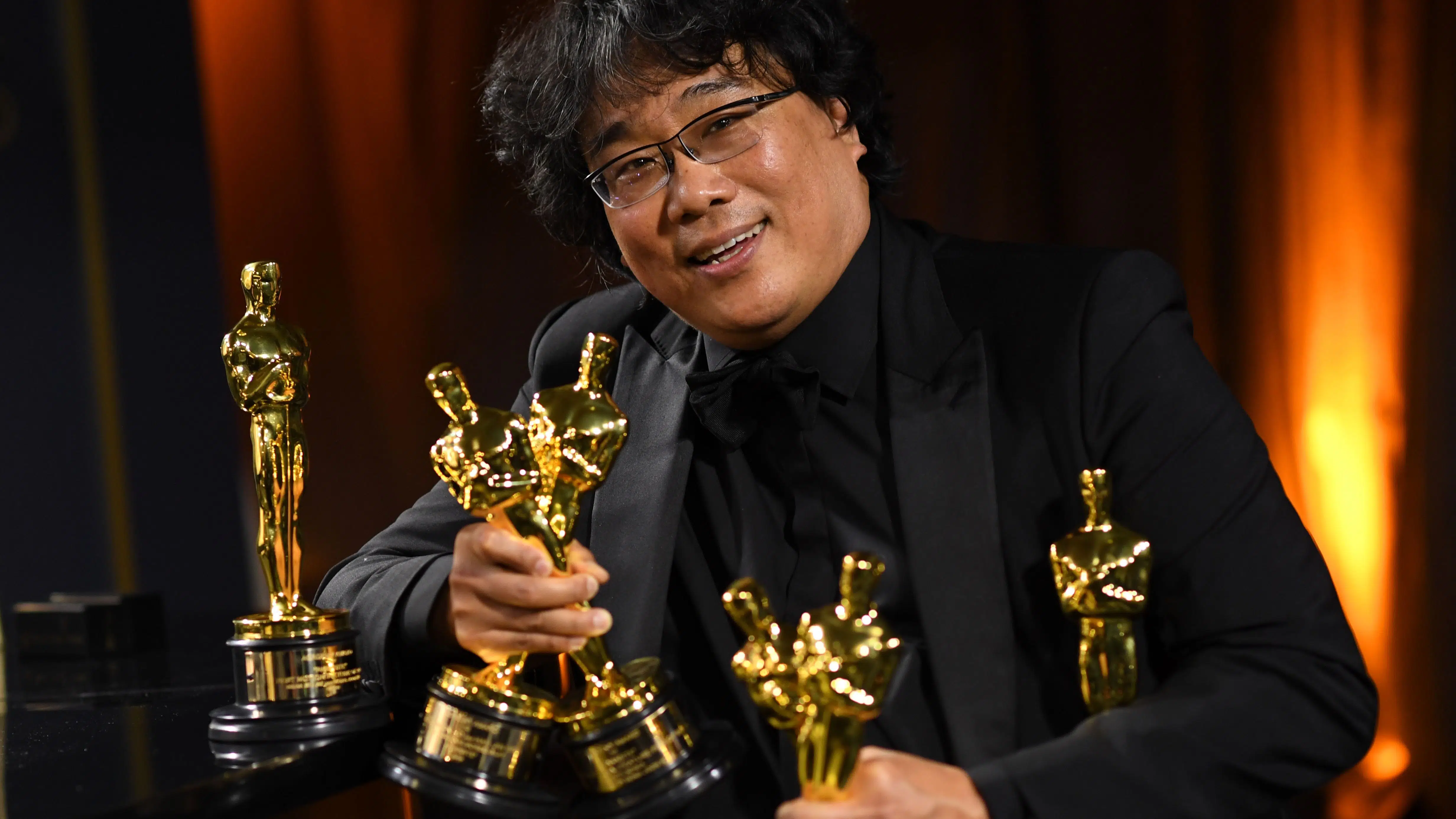 Bong Joon Ho Apologizes to Oscars Engravers for Winning Too Many Awards |  Vanity Fair