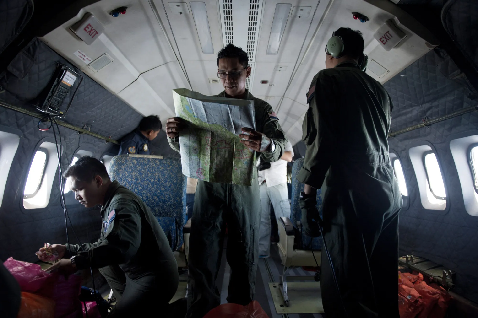 MH370: Government Approves New Search for Missing Malaysia Airlines Flight  - Bloomberg