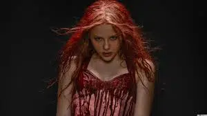 CARRIE: LA JOVEN CON PODERES TELEQUINÉTICOS
