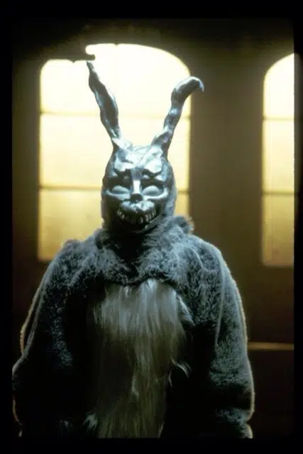 DONNIE DARKO: Richard Kelly revela cómo surgió el diseño de Frank the Bunny  ~ la cuarta pared