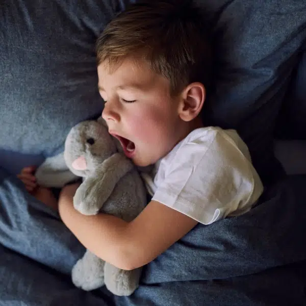 5 importantes cosas que un niño necesita para dormir bien