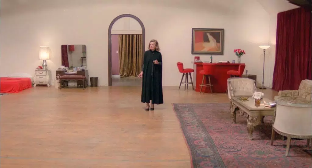 Opening Night”: duas horas (e meia) na vida de uma mulher – À pala de Walsh