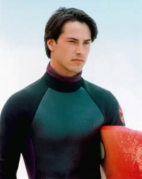 Keanu Reeves en 'Point Break': pelo épico y en traje de neopreno, los  dioses escucharon nuestras plegarias, 1991 : r/OldSchoolCool