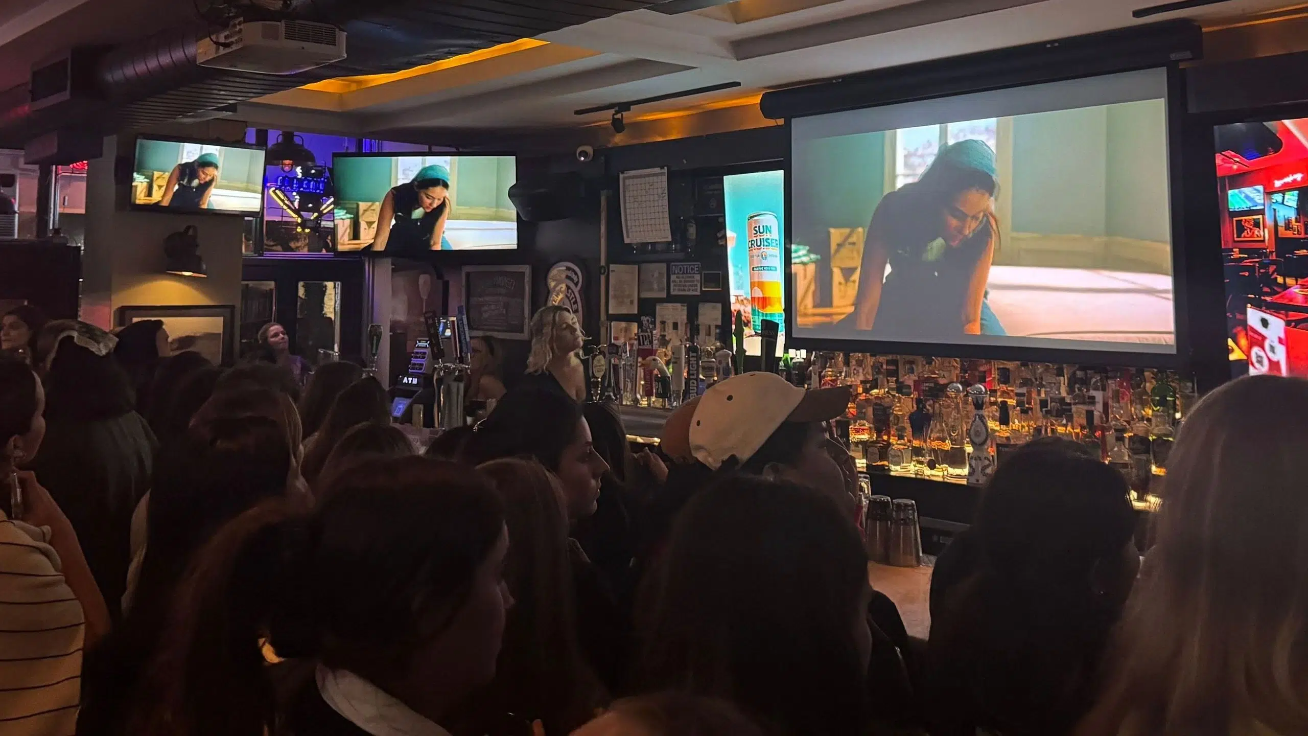 Inside a The Summer I Turned Pretty Watch Party at a NYC Sports Bar: 'It's  the Super Bowl Every Wednesday' | Teen Vogue