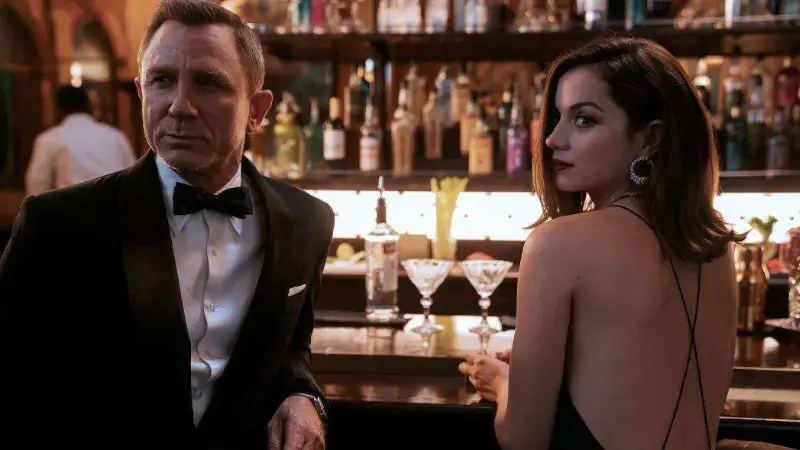 Novo 007 e nova Bond Girl: mais do que só bonita, ela é boa de briga_peliplat