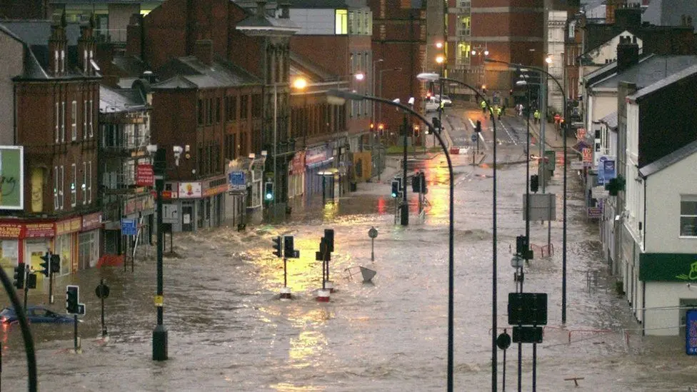 Dreadful floods' marked 10 years on in Sheffield - BBC News