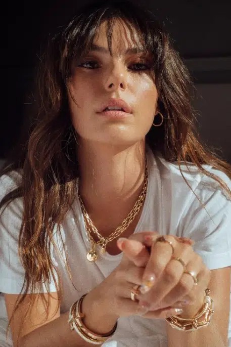 Isis Valverde