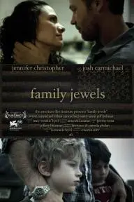 Family Jewels_peliplat