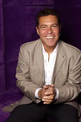 Clint Holmes