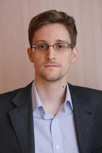 Edward Snowden_peliplat