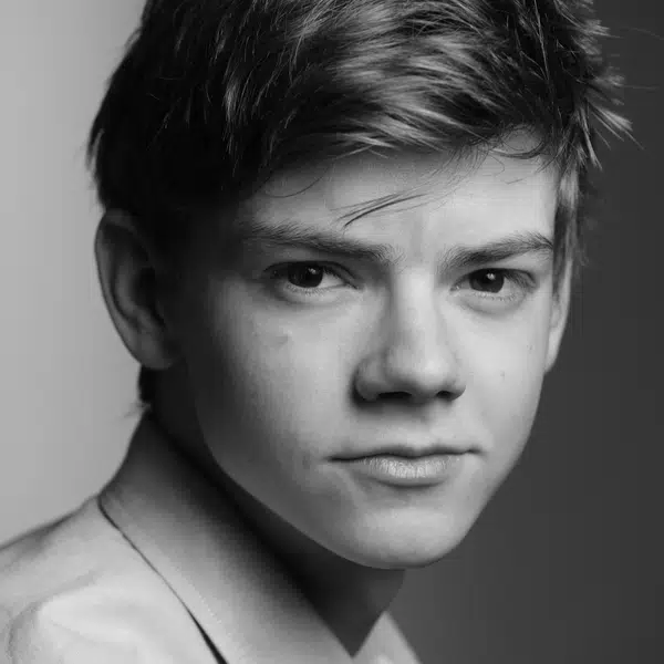 Thomas Brodie Sangster Peliplat Thomas Brodie Sangster Peliplat