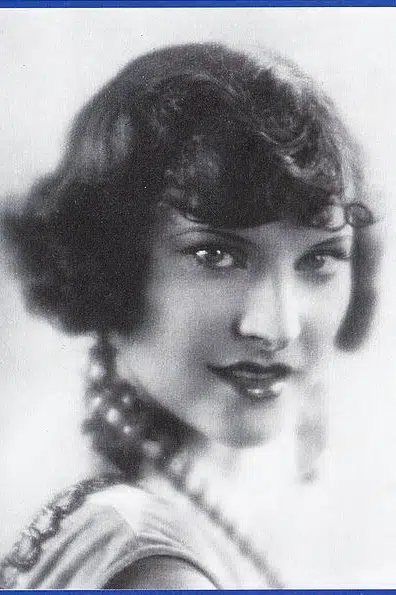Gina Manès