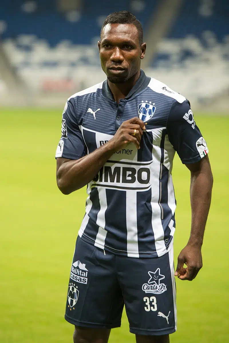 Walter Ayoví