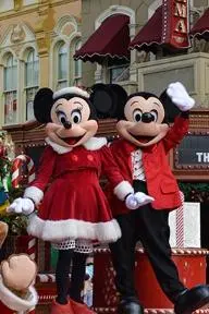 Disney Parks Christmas Parade Special_peliplat