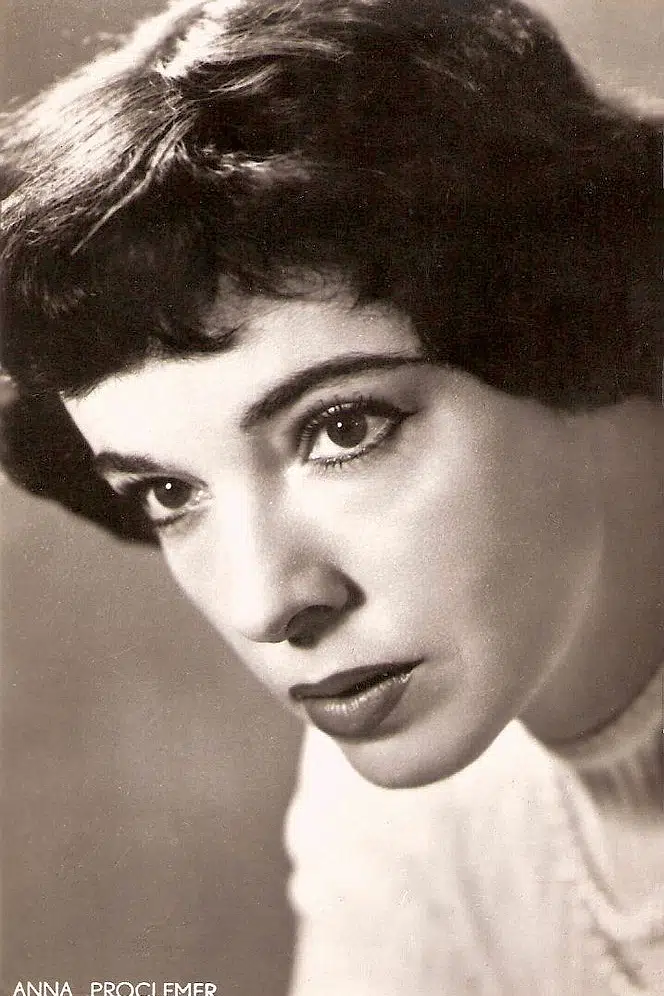 Anna Proclemer