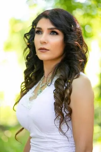 Zara Majidpour_peliplat