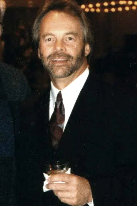 Lang Elliott
