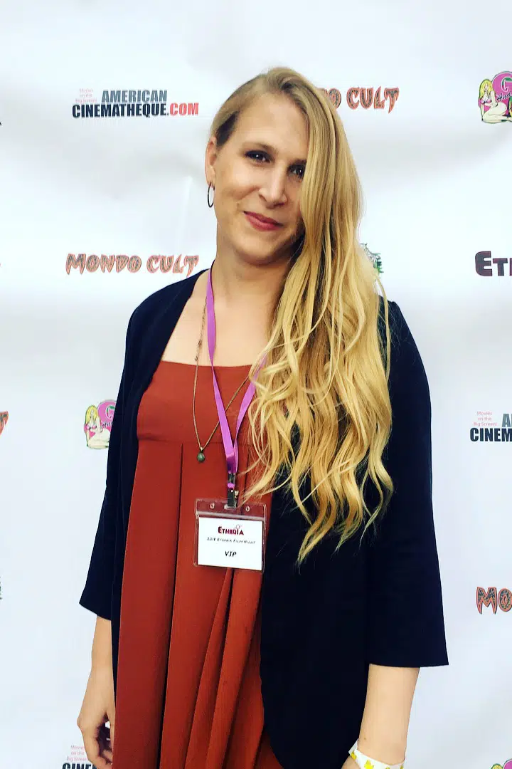 Lisa J Dooley