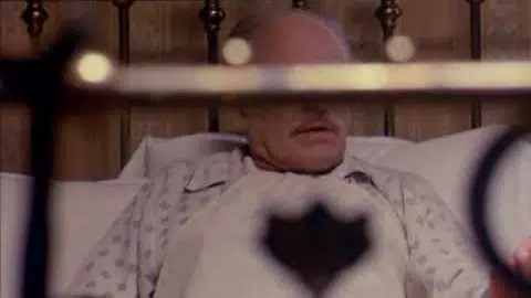 mejor escena de "La luna en el espejo" (1990) de Silvio Caiozzi. CINE CHILENO