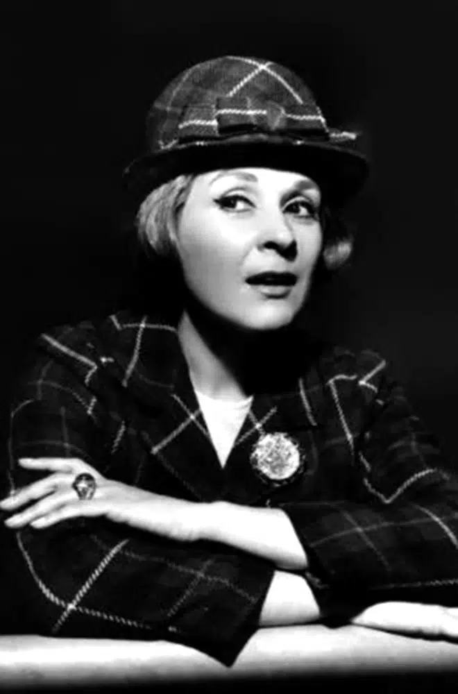 Mónica Grey