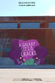 A Galaxy Sits in the Cracks_peliplat