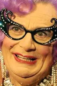Dame Edna Live at the Palace_peliplat