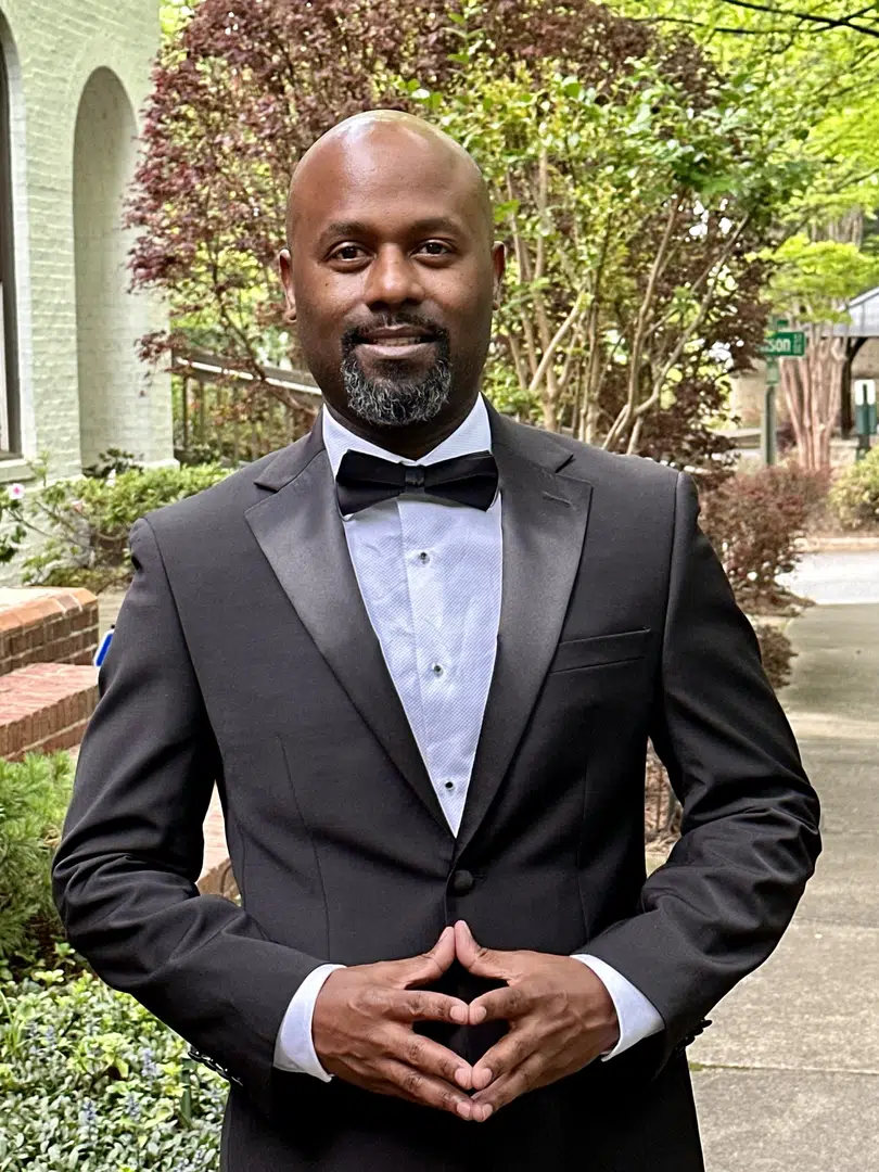 Antonio R Ware