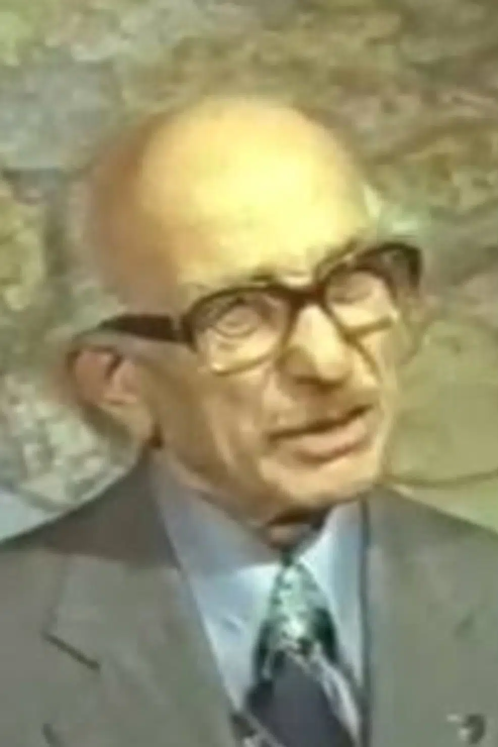 Akil Öztuna