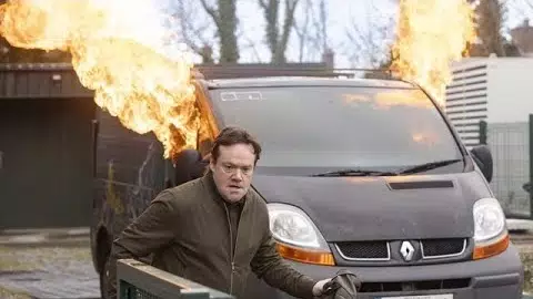 Fair City- Tyler sets fire to Damons van
