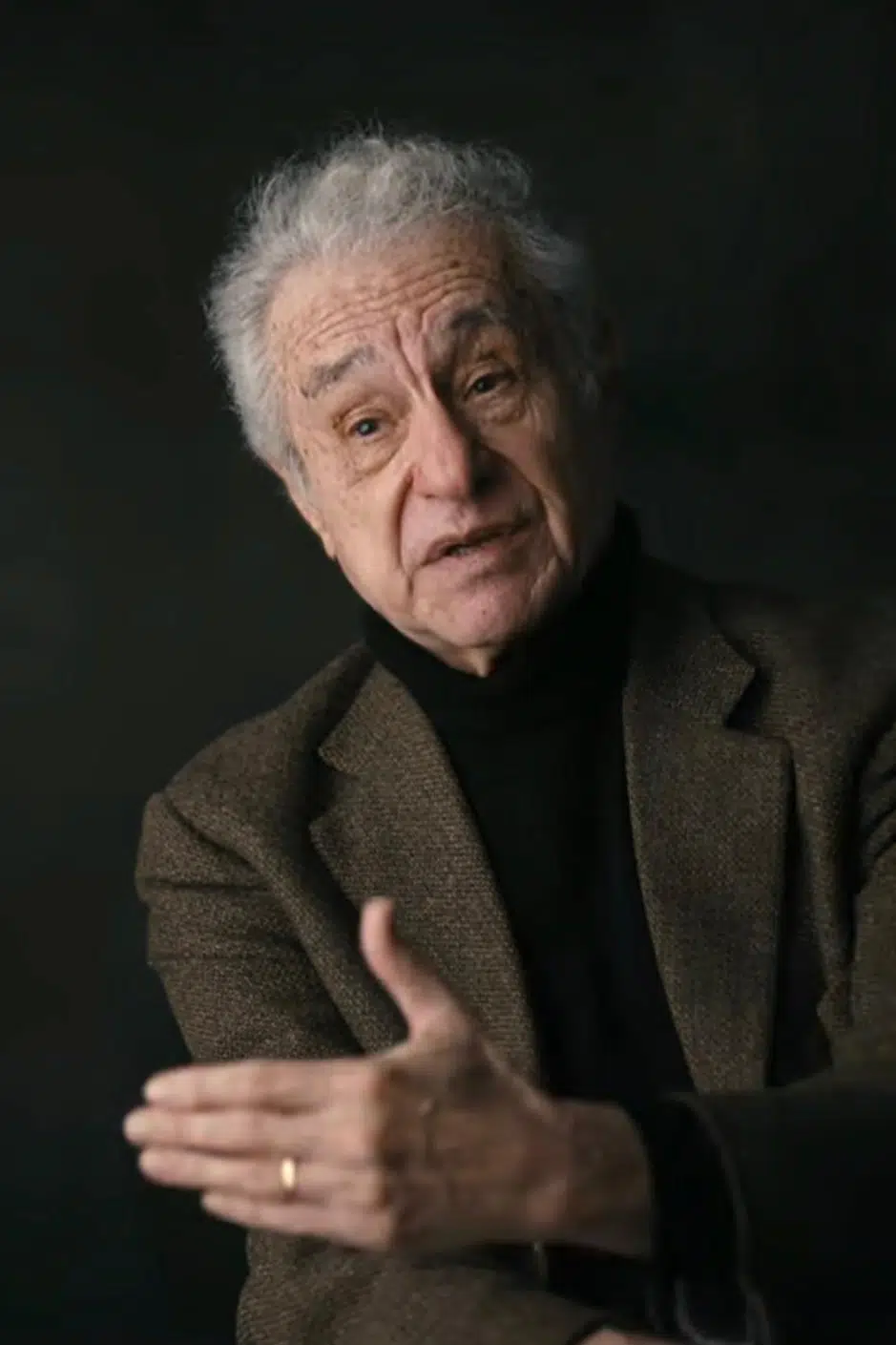 Gar Alperovitz