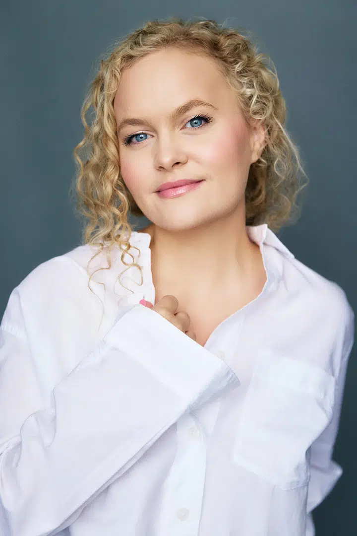 Amanda Jane Cooper