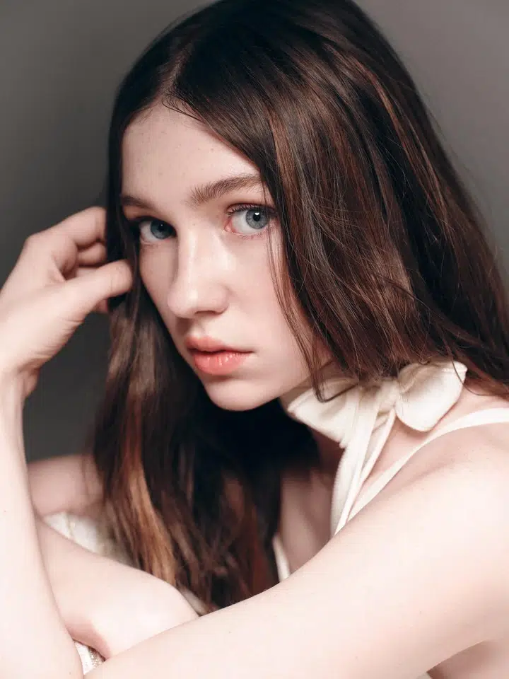 Alexa Swinton