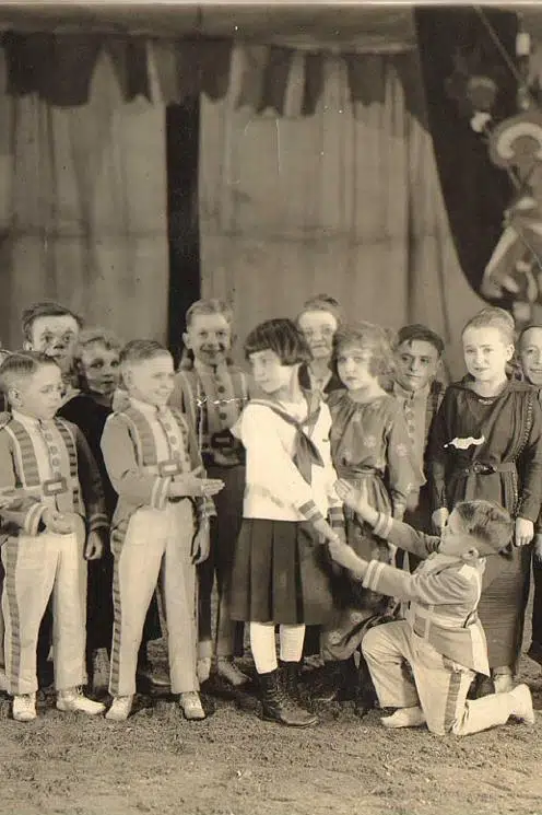 The Singer Midgets