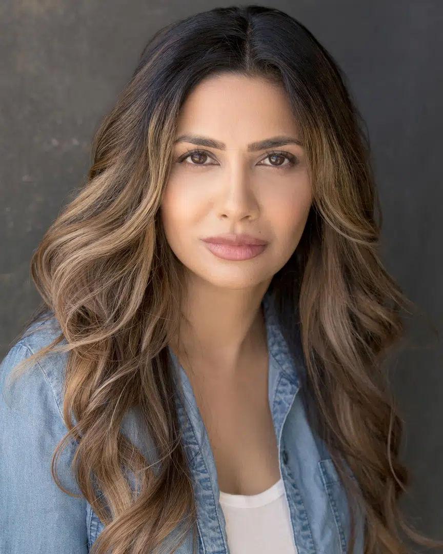 Nosheen Phoenix