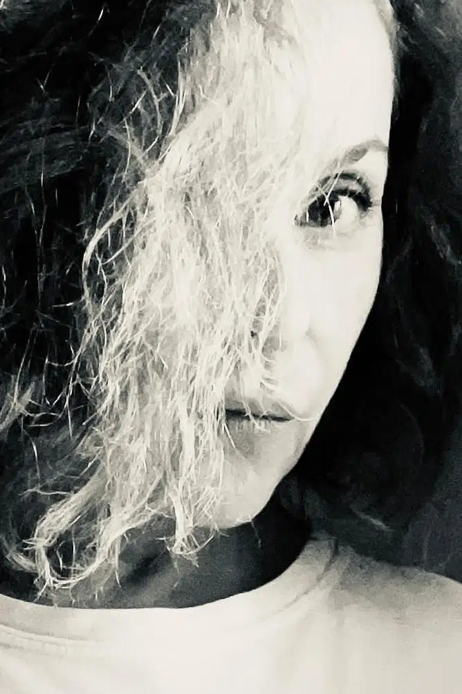 Julia Sawalha