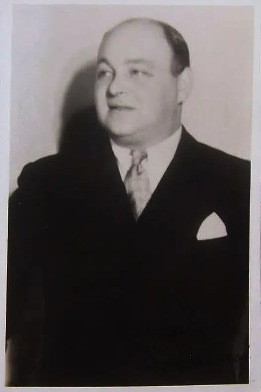 Max Bacon